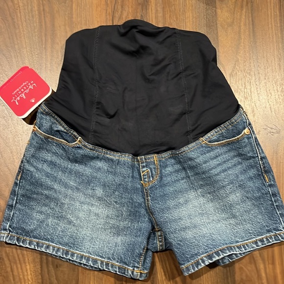 Target Isabel Maternity Short - Picture 3 of 3